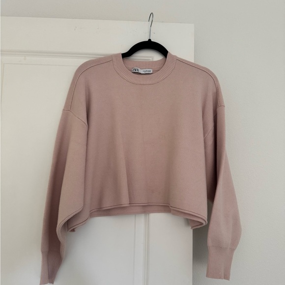 Zara Sweaters - Zara women’s light pink spring crewneck long sleeve cropped sweater size small